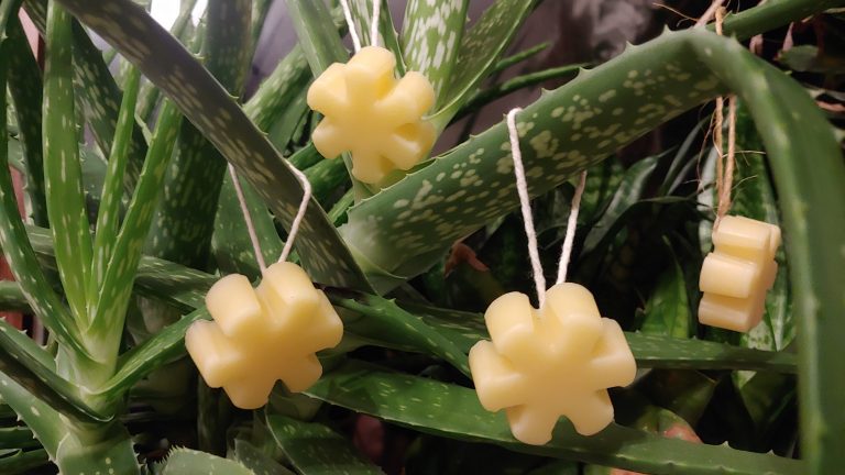 How to Make Beeswax Ornaments