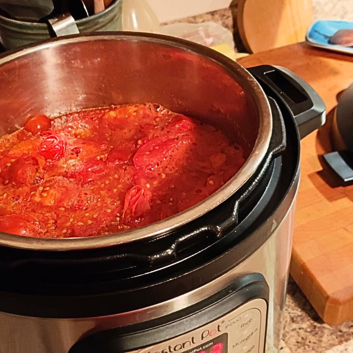 tomato sauce in an instant pot