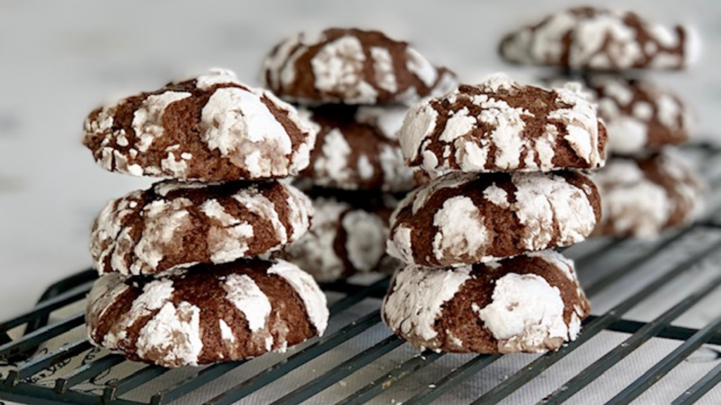 26 Deliciously Simple Cookies that Anyone Can Make at Home 18 Dark Chocolate Crinkle Cookies