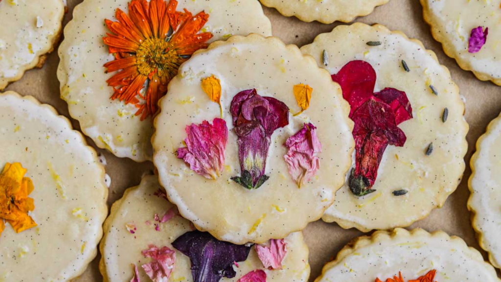 26 Deliciously Simple Cookies that Anyone Can Make at Home 16 Edible Flower Shortbread Cookies