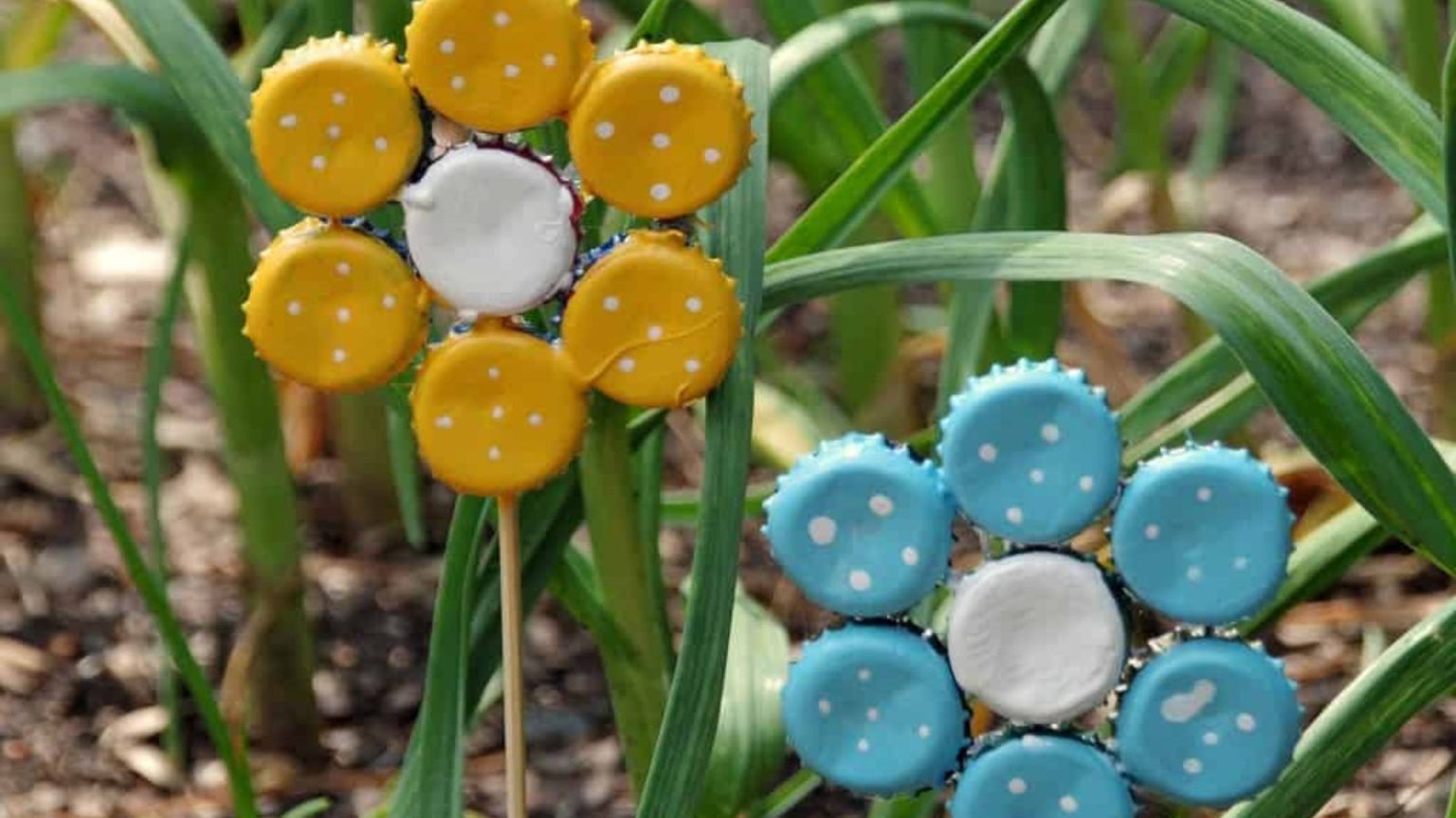 15 Creative DIY Garden Decor Ideas To Spruce Up Your Garden Year Round