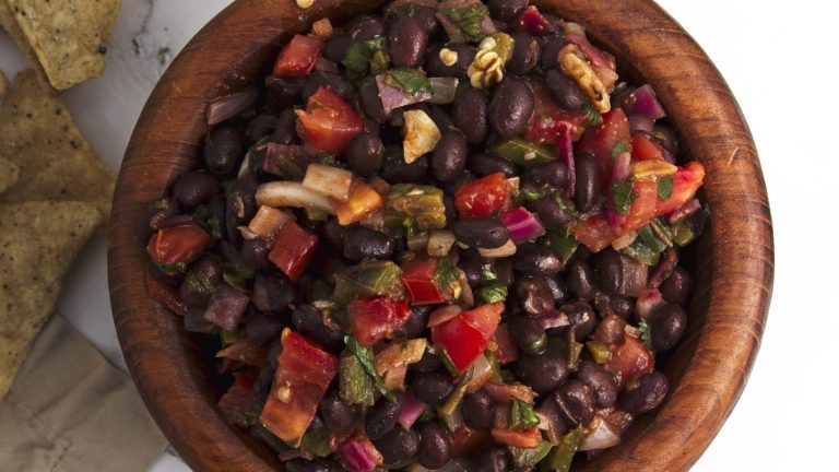 16 Easy Dip Recipes That’ll Have Everyone Coming Back for More