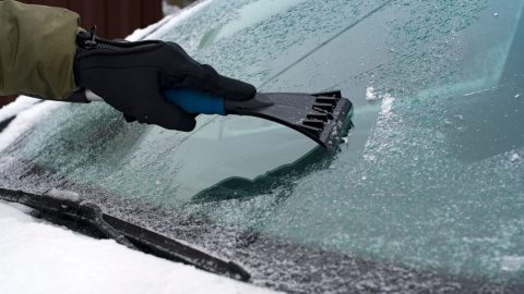 19 Winter Survival Items You Should Always Keep In Your Car