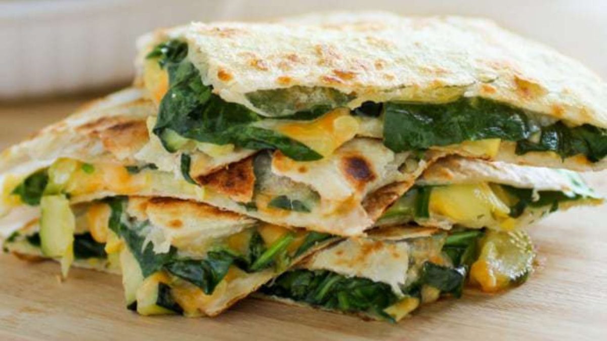 Running Out of Lunch Ideas? 26 Easy Recipes To Try 20 Cheesy Zucchini Spinach Quesadillas