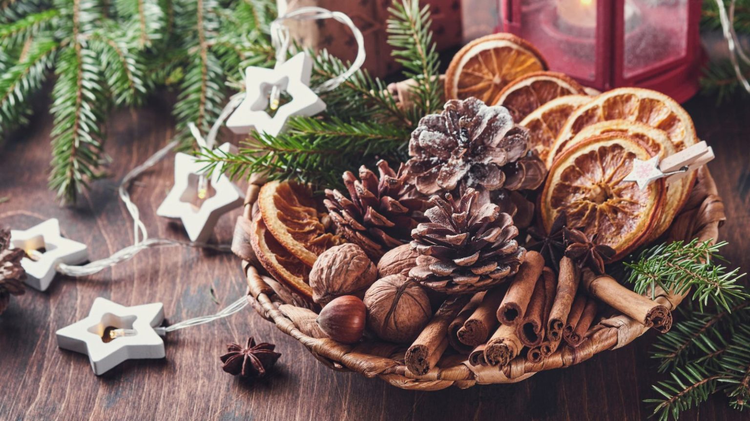 14 Ways To Repurpose And Recycle Your Christmas Tree After The Holidays
