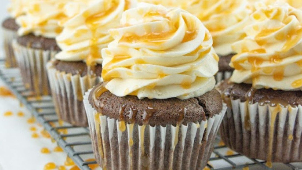 A Sweet Lineup of the Best Cupcake Recipes You’ll Ever Bake 6 Homemade Chocolate Cupcakes With Caramel Candy Frosting