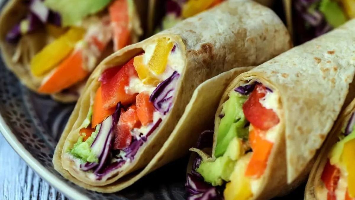 Running Out of Lunch Ideas? 26 Easy Recipes To Try 17 Vegan Wraps with Hummus