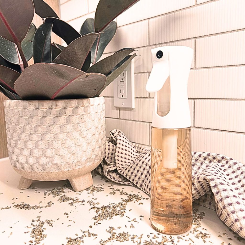 How to Make Lavender Water 1 1