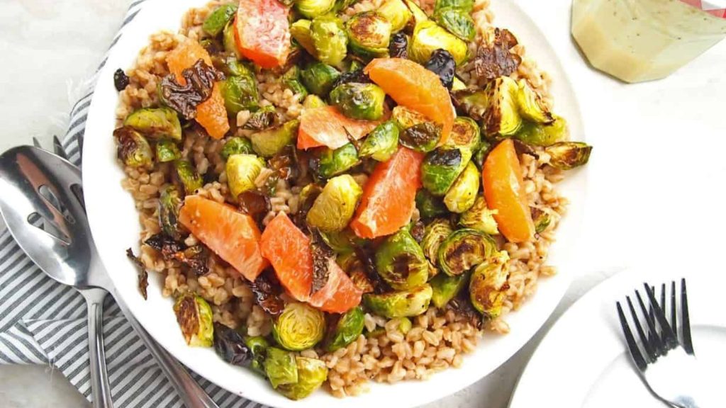 20 Cozy Winter Salad Ideas to Keep You Full and Satisfied 8 Citrus Winter Farro Salad