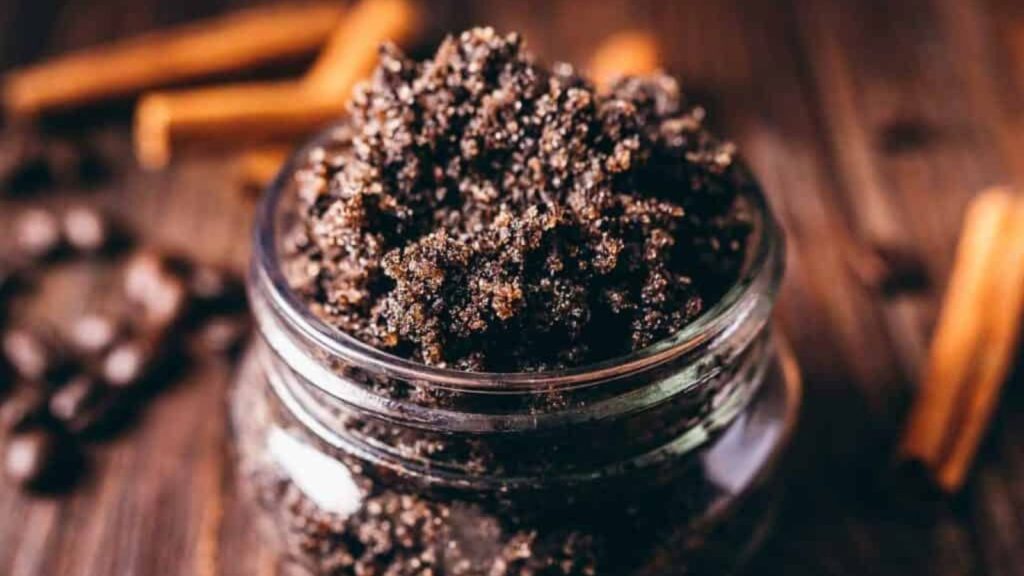 23 Nourishing DIY Sugar Scrub Recipes for Face, Body, and Lips 10 DIY coffee scrub