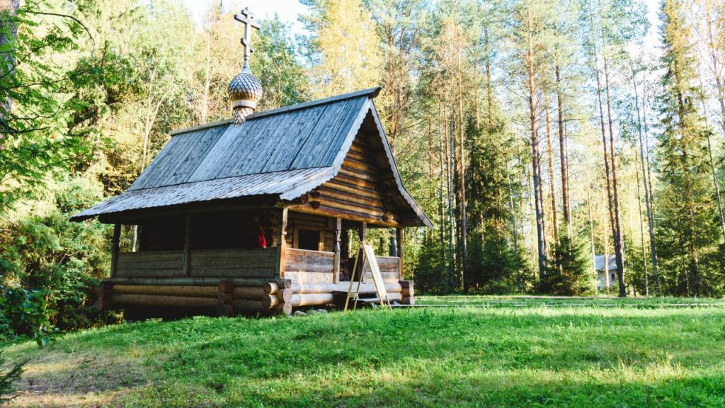 15 Safest Places for Preppers to Live When the SHTF 5 off-grid cabins