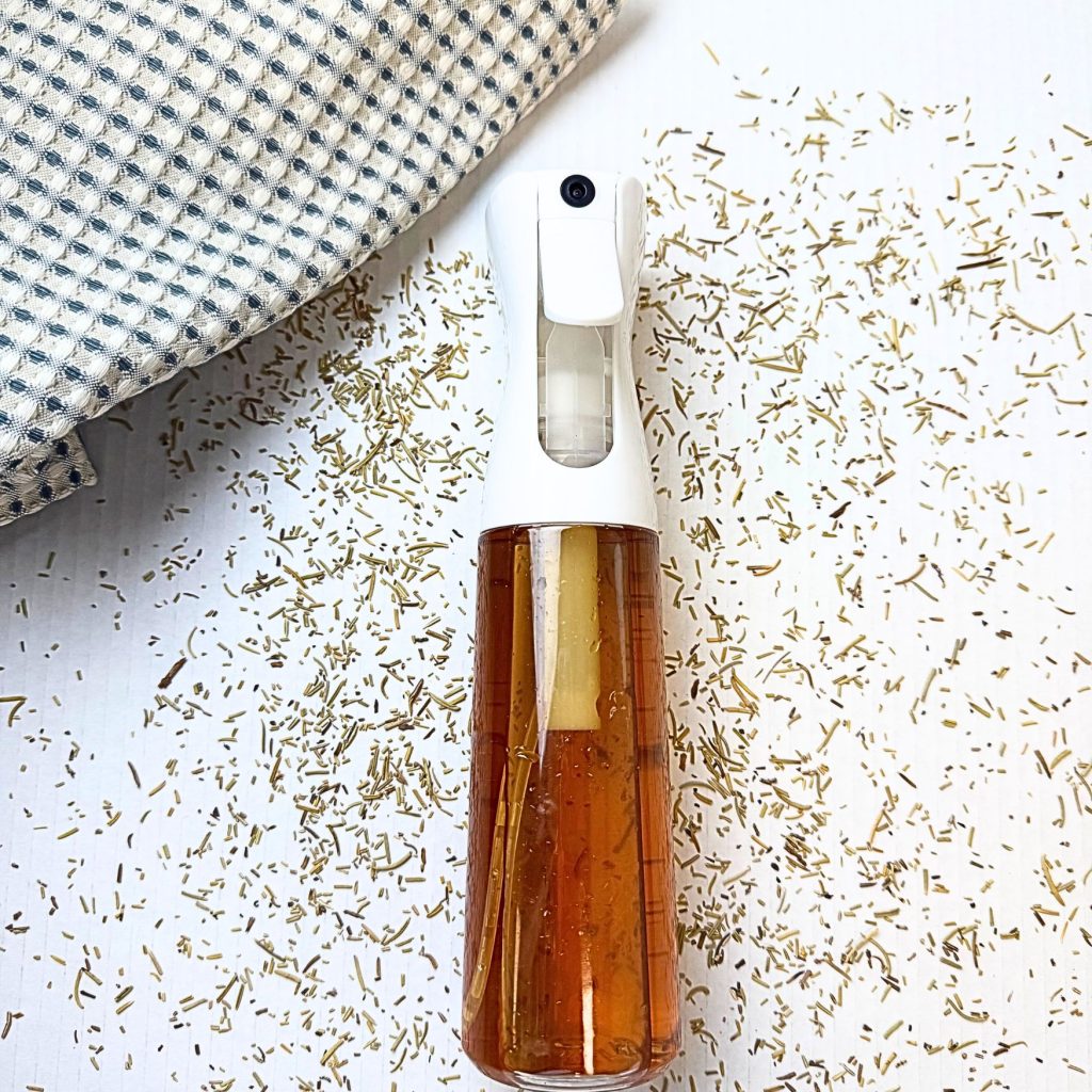 Rosemary Essential Oil: Benefits and Uses 3 2