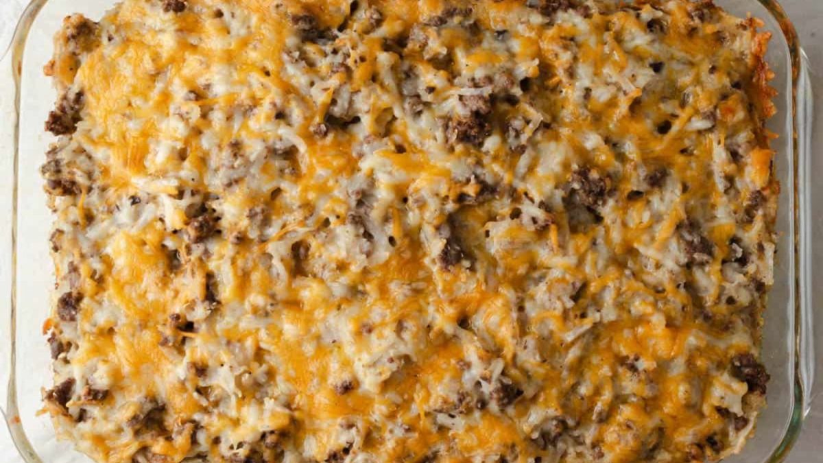 16 Easy Meals That Start with a Can of Cream of Mushroom Soup 7 Cheesy Hamburger Hashbrown Casserole
