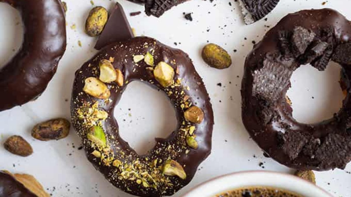 25 Puff Pastry Recipes That Are Flaky, Buttery, and Absolutely Delicious 14 Chocolate Puff Pastry Donuts