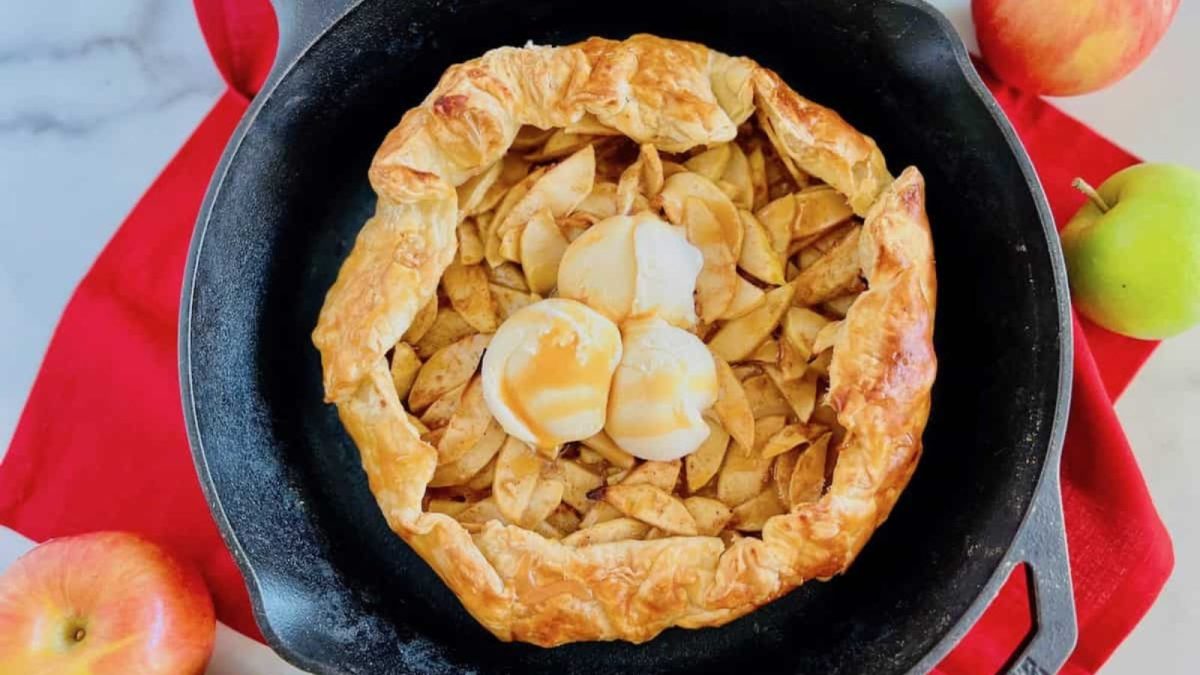 25 Puff Pastry Recipes That Are Flaky, Buttery, and Absolutely Delicious 13 Puff Pastry Apple Galette
