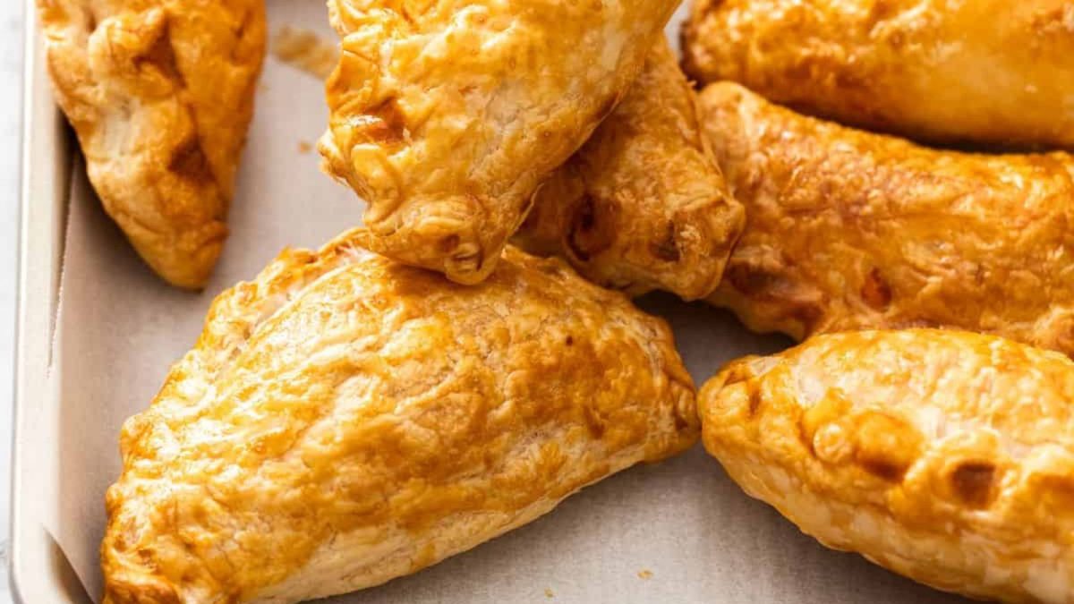 25 Puff Pastry Recipes That Are Flaky, Buttery, and Absolutely Delicious 21 Vegetarian Pasties