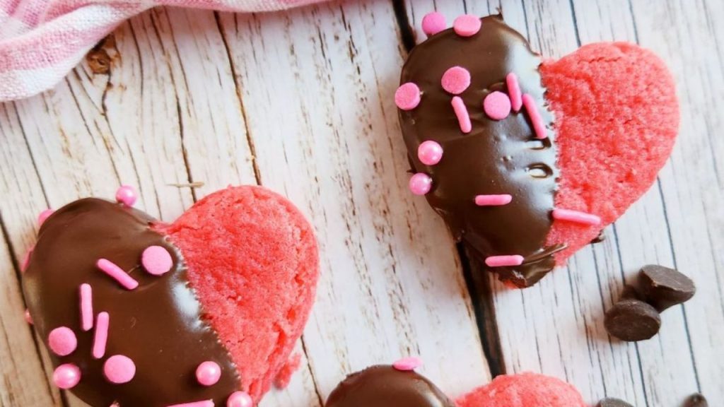15 Dreamy Valentine’s Day Cookie Recipes