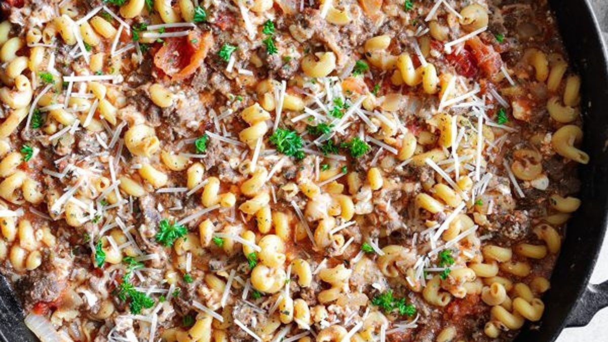 24 Dinner Recipes to Make in Grandma's Favorite Cast Iron Skillet 19 Banza Chickpea Lasagna Skillet by Hollis Homestead