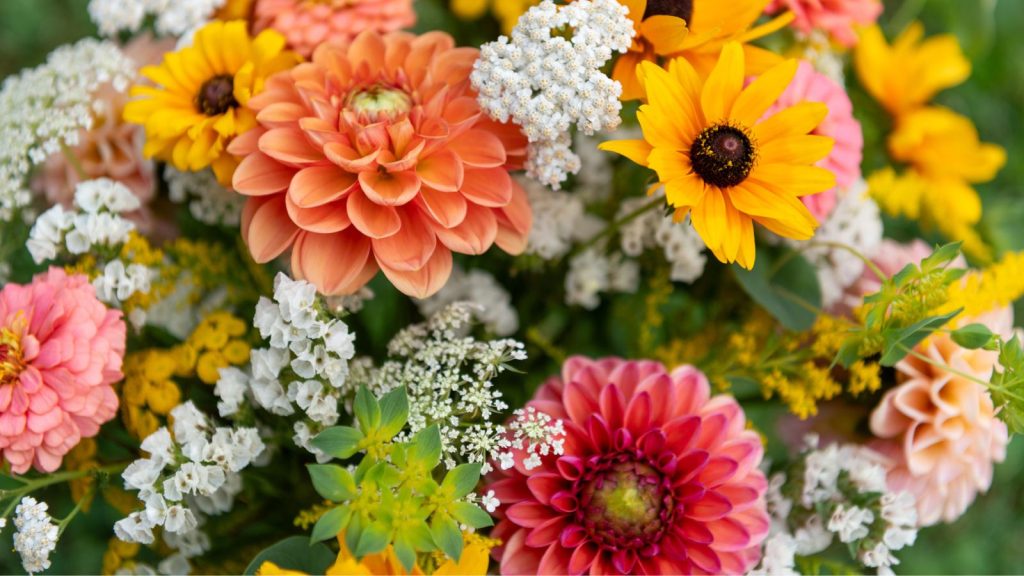 How to Put Vinegar to Work in the Garden 14 garden bouquet of flowers