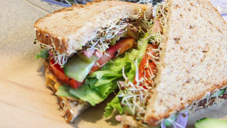 Running Out of Lunch Ideas? 26 Easy Recipes To Try