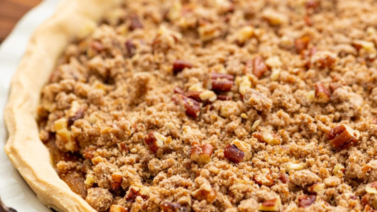 21 Homemade Pies So Good Everyone Will Practically Beg for Seconds 12 Apple Butter Pumpkin Pie