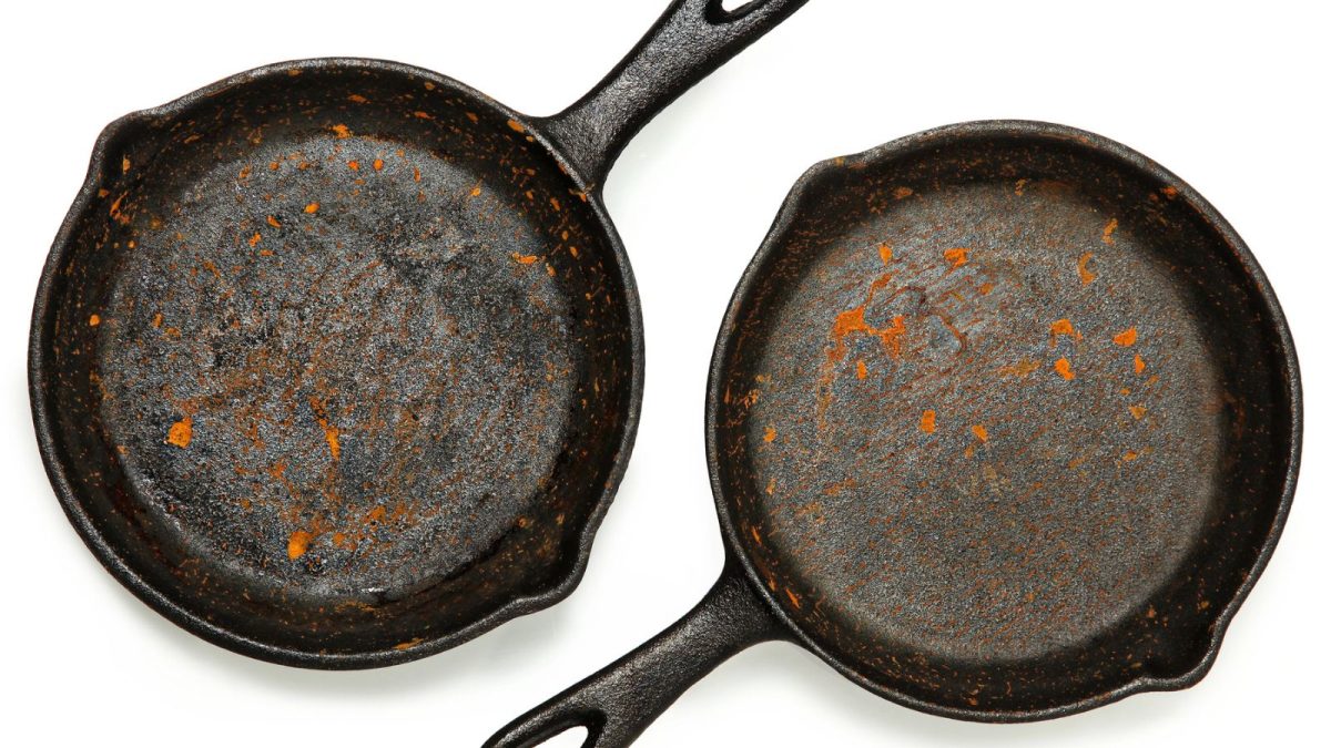Never Do This to Your Cast Iron Skillet 2 Set of Two Rusty Cast Iron Skillets