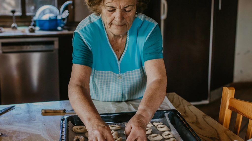 16 Kitchen Secrets from Grandma That Make Life Easier