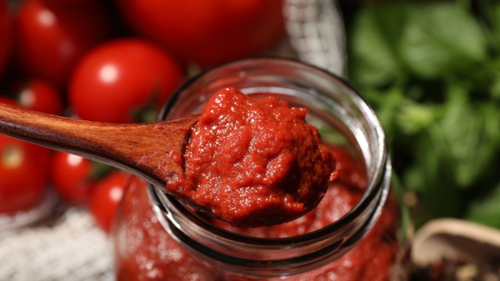 16 Kitchen Secrets from Grandma That Make Life Easier 2 tomato paste