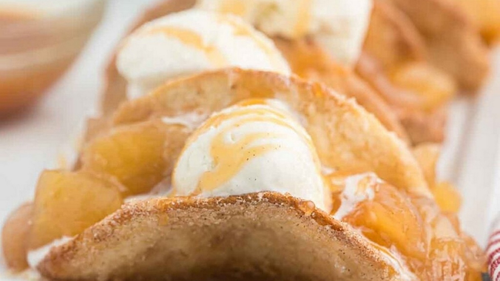 Apple Pie Tacos Apple Pie Tacos