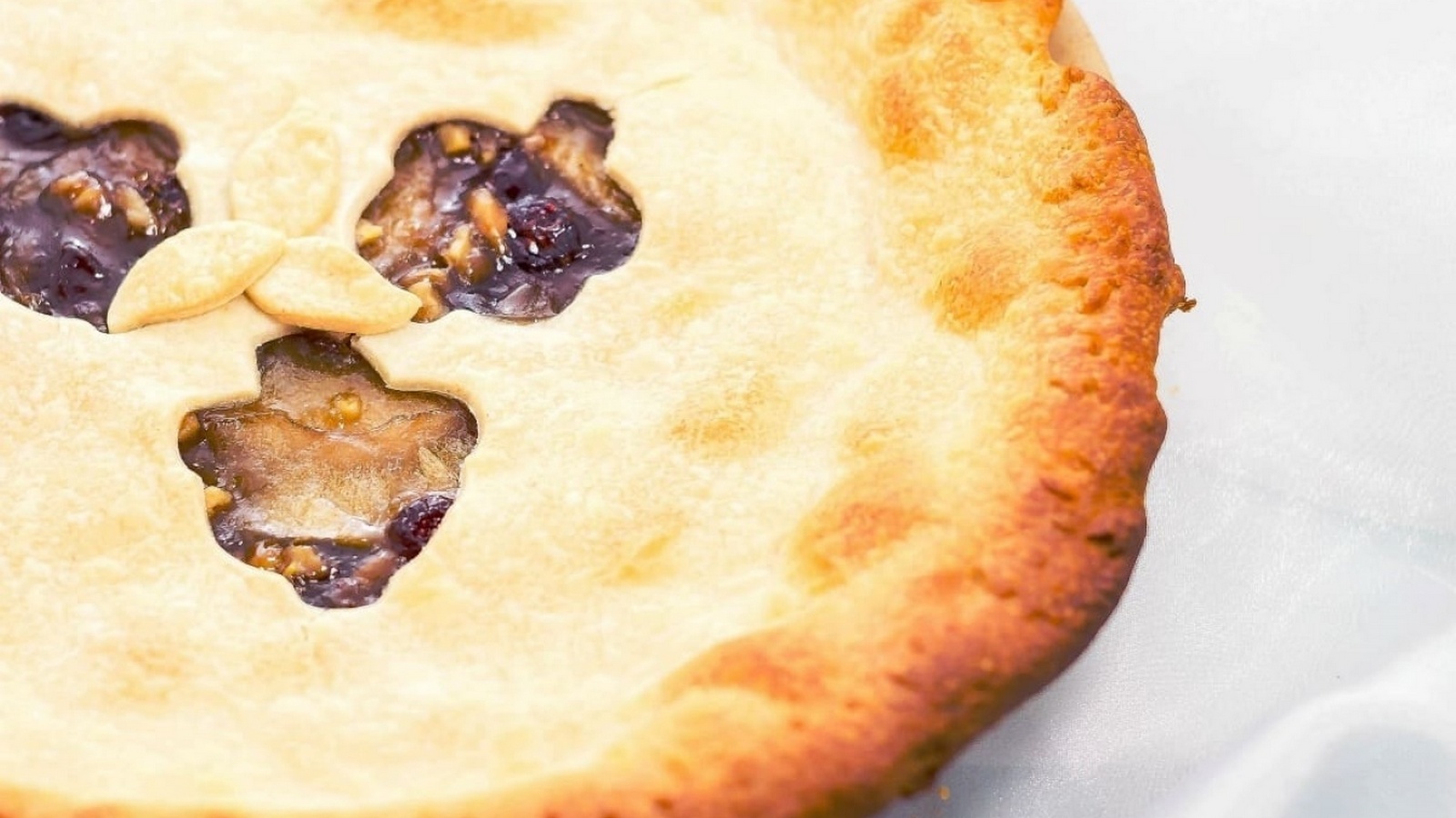 Apple Pomegranate Walnut Pie Apple Pomegranate Walnut Pie