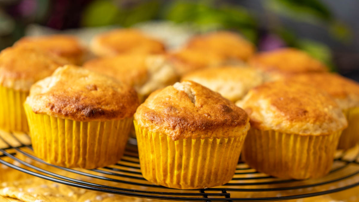20 Simple Recipes That Start With a Box of Bisquick 7 Bisquick Banana Muffins