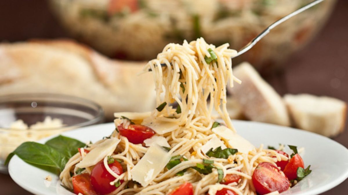Bruschetta (Tomato Basil) Pasta