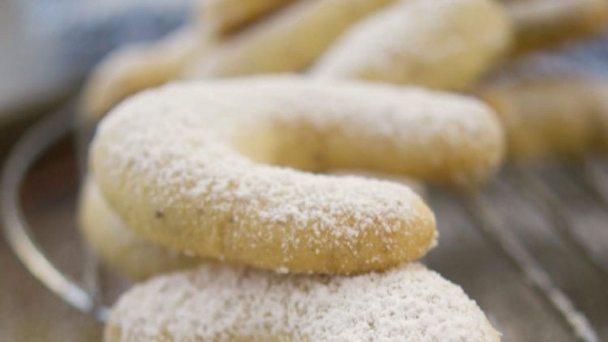 20 Classic German Dishes You Should Try at Least Once 9 CRUMBLY WALNUT CRESCENT COOKIES