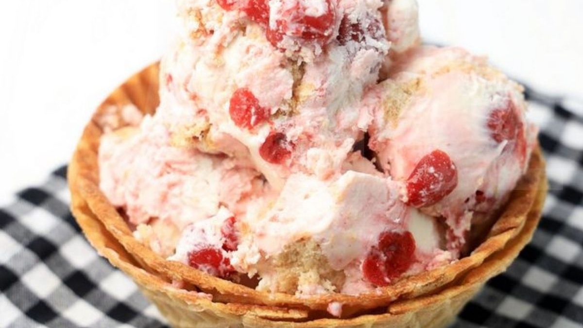 17 Easy Recipes That Start With a Can of Cherry Pie Filling 1 No churn cherry pie ice cream recipe.