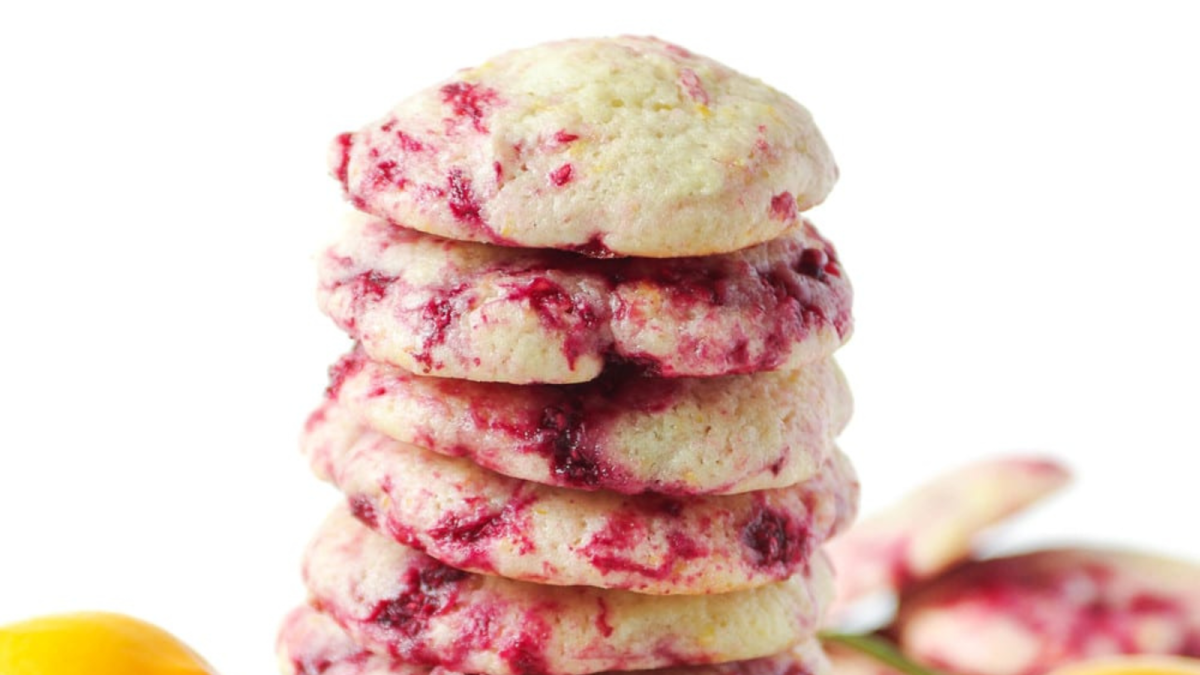 22 Raspberry Desserts That Are Bursting with Flavor 12 Raspberry Cookies