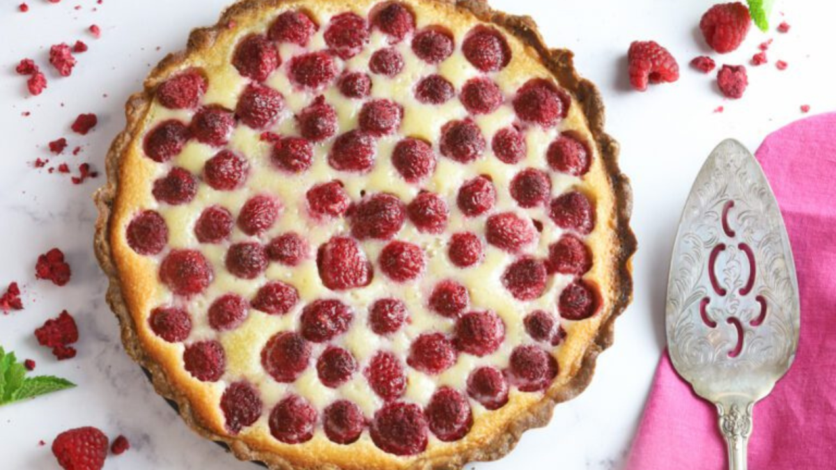 22 Raspberry Desserts That Are Bursting with Flavor 7 Raspberry Tart