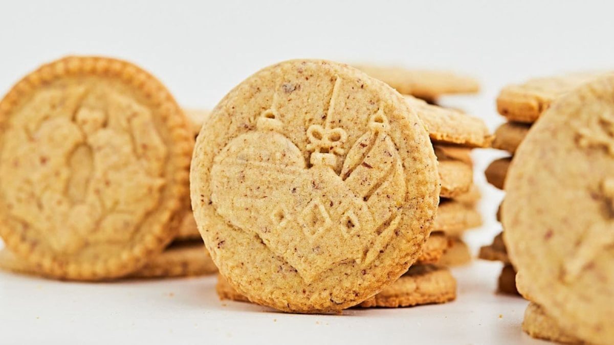 20 Classic German Dishes You Should Try at Least Once 2 Spekulatius