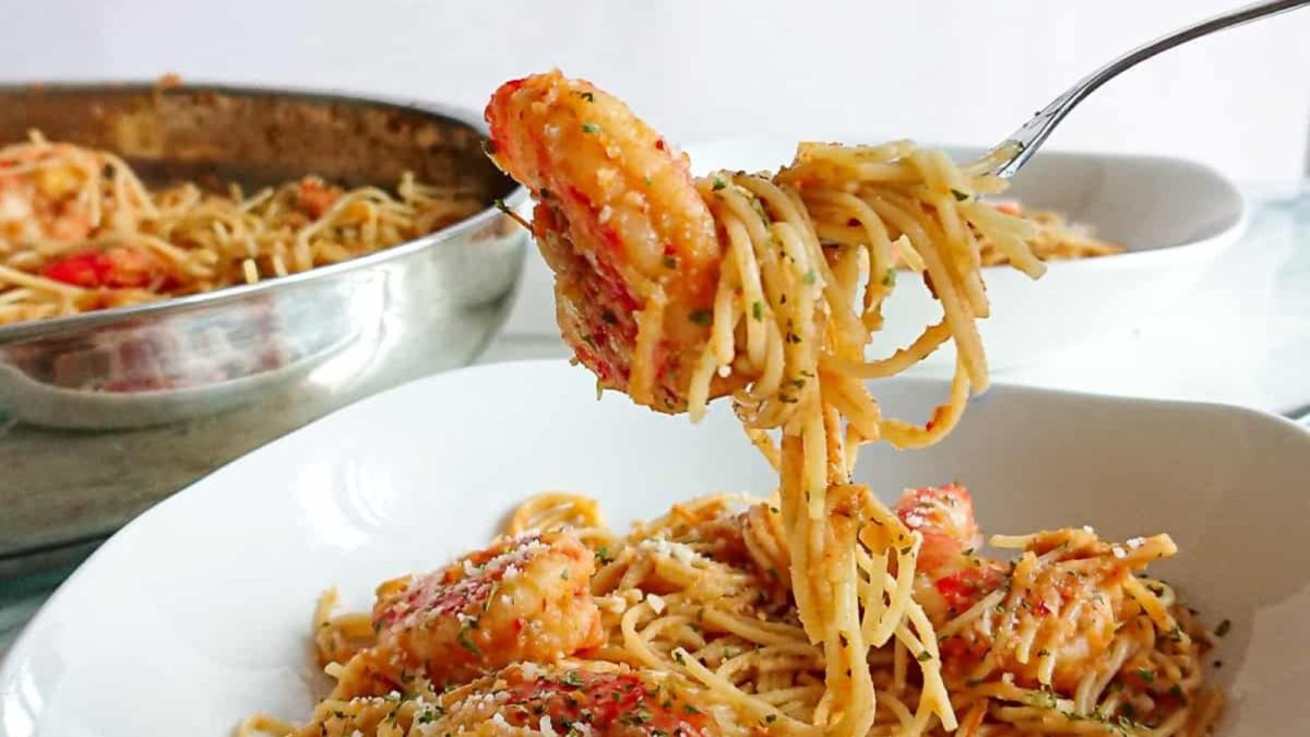Tomato Chilli Prawn Pasta