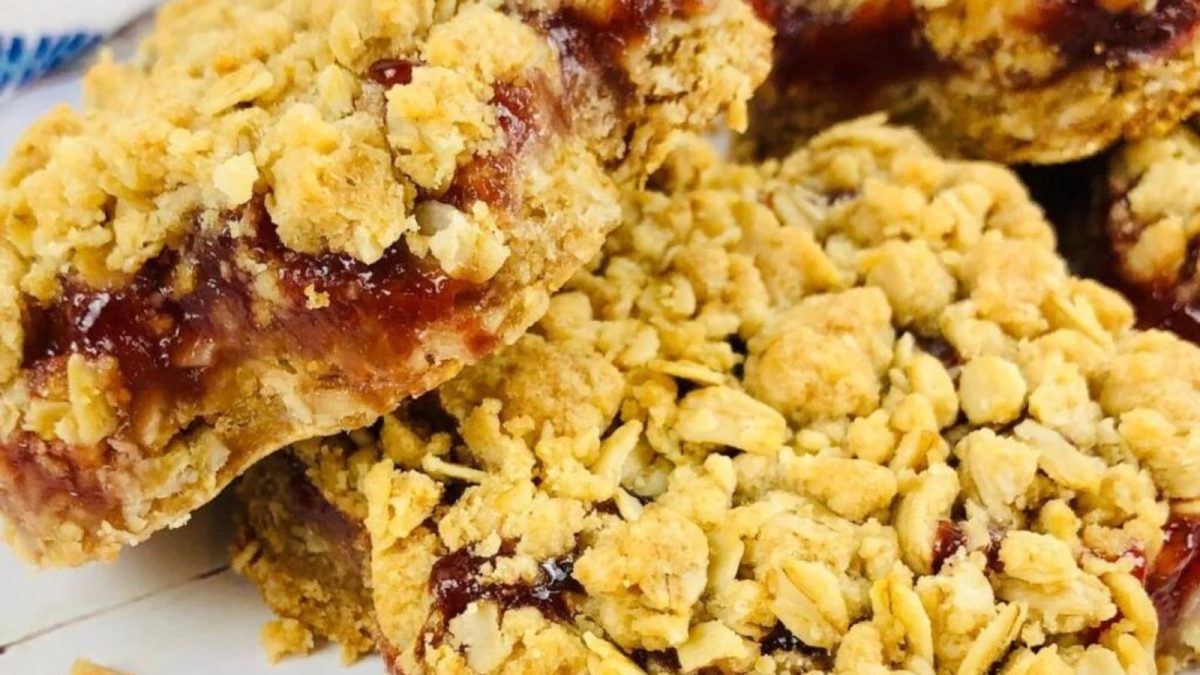 17 Easy Recipes That Start With a Can of Cherry Pie Filling 4 cherry oatmeal bars