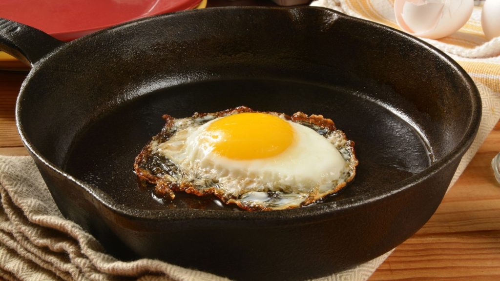 You Should Never Cook These Foods in Your Cast Iron Pan