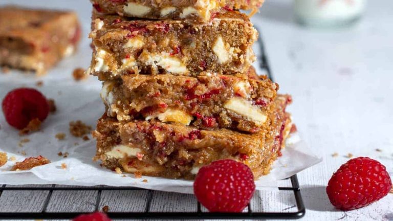 22 Raspberry Desserts That Are Bursting with Flavor