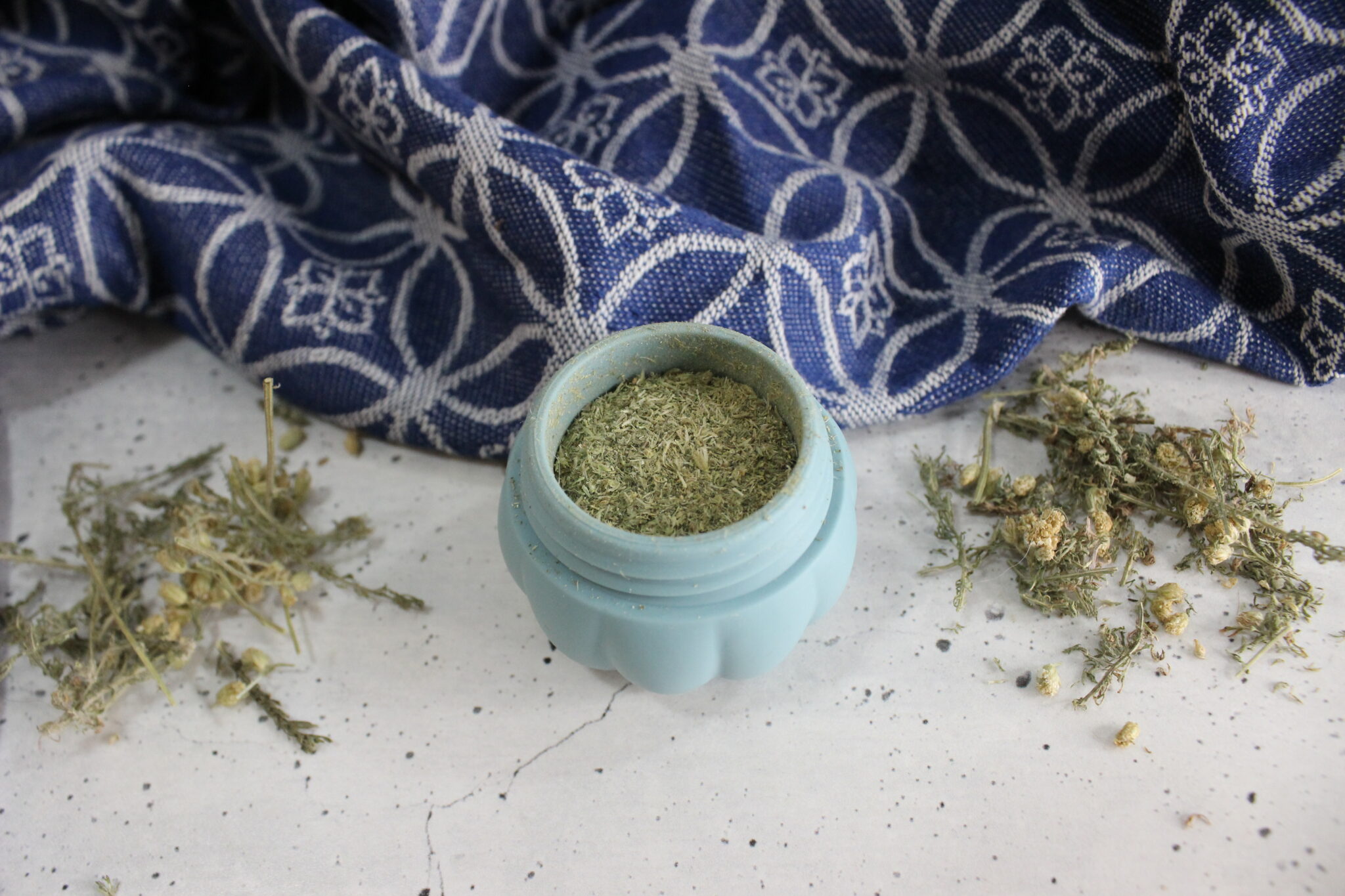 Yarrow Powder DIY Yarrow Styptic Powder (To Stop Minor Bleeding)