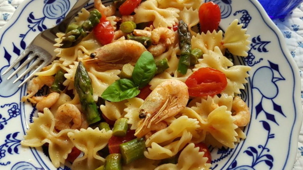 ITALIAN SHRIMP AND ASPARAGUS FARFALLE PASTA RECIPE