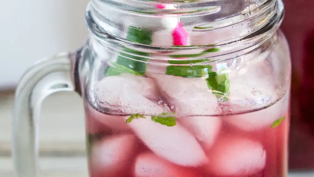 9 Sweet Recipe Ideas to Use Up Fresh Mulberries from the Yard 7 Mulberry Iced Tea