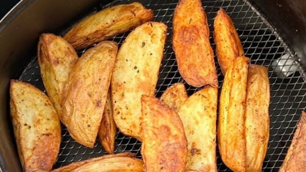 24 Potato Recipes You’ll Never Get Tired Of 18 air fryer potato wedges