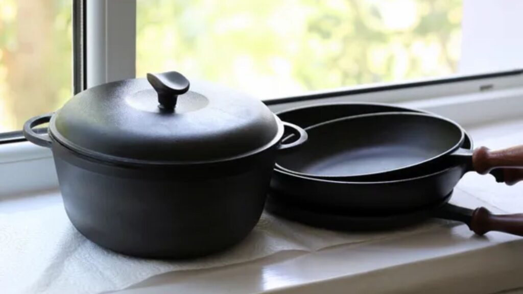 10 Disadvantages of Cast Iron Cookware That Might Surprise You
