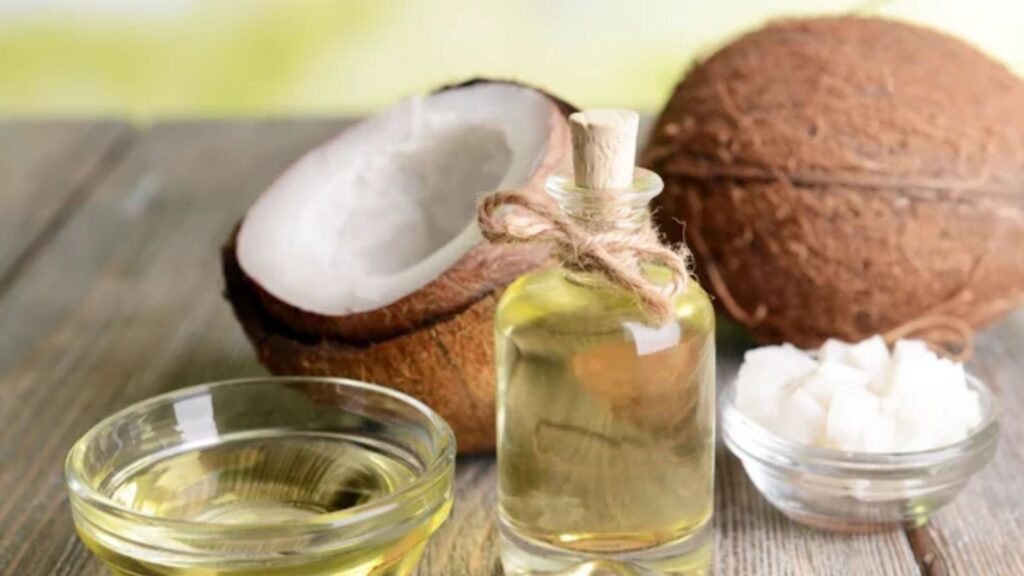16 Unexpected Ways Coconut Oil Can Make Everyday Life Easier