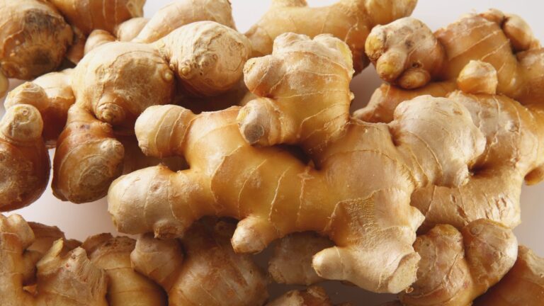 10 Remedies From Grandma’s Medicine Cabinet We Still Use Today
