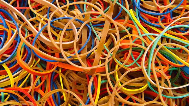 19 Handy Ways to Use Rubber Bands When Supplies Are Limited