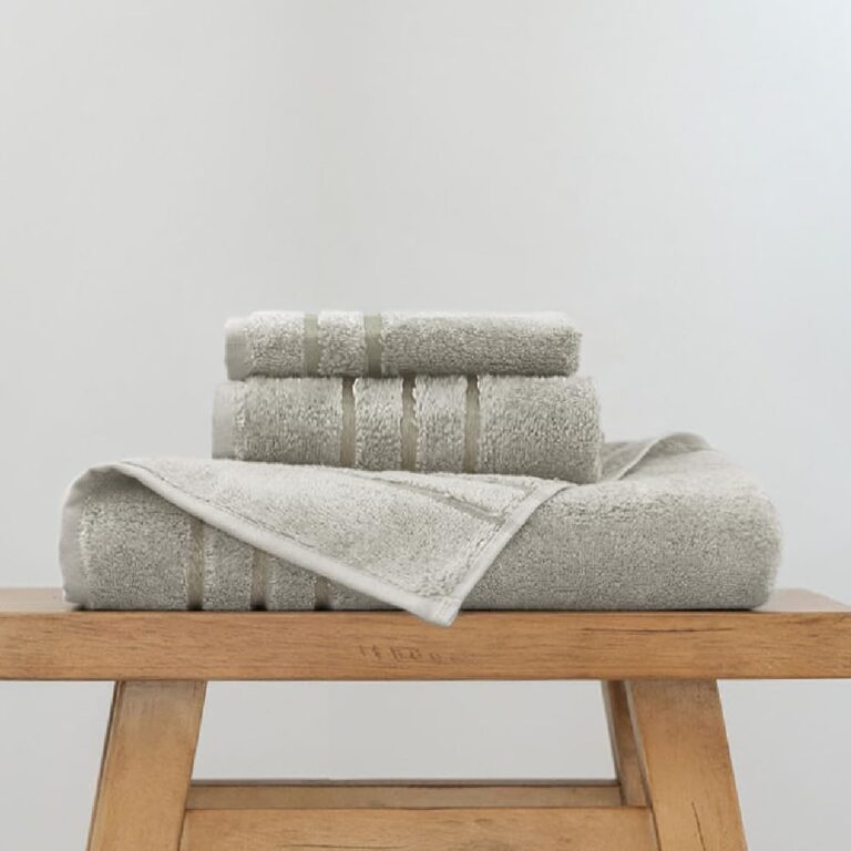 These Bath Towels Are So &ldquo;Thirsty,&rdquo; They Put Other Bath Towels to Shame